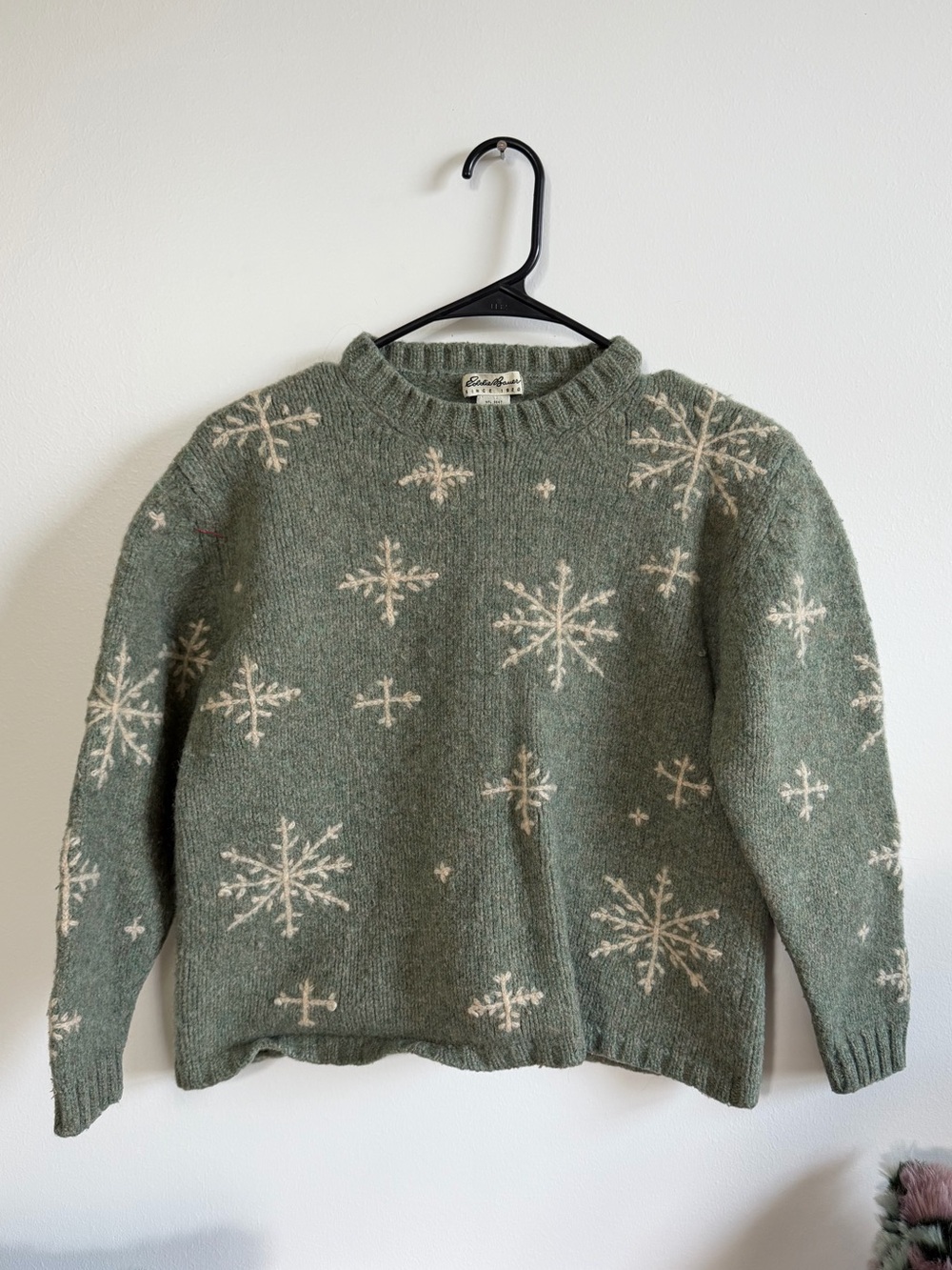 VINTAGE EDDIE BAUER SAGE GREEN WOOL SNOWFLAKE CREWNECK SWEATER